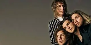 The Struts & Barns Courtney